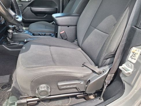 Used 2020 Jeep Wrangler Sport AWD/4WD image 10