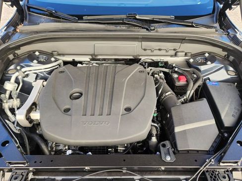 New 2026 Volvo XC60 B5 Plus w/ Protection Package Premier image 19