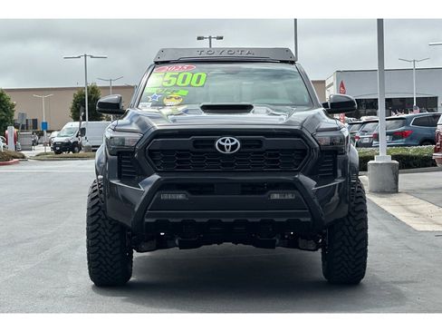 New 2025 Toyota Tacoma TRD Sport image 9