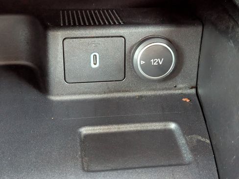 Used 2020 Ford Escape SE image 22