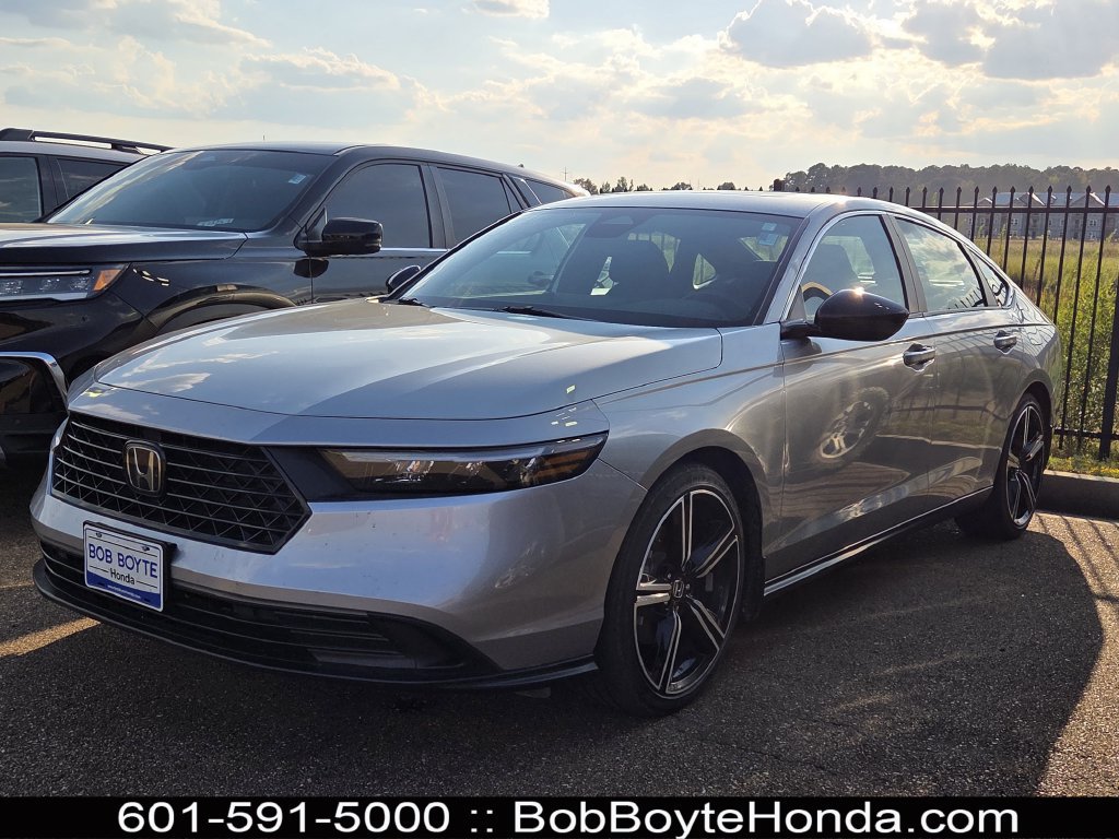Used 2024 Honda Accord Sport image 1