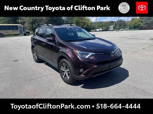 Used 2018 Toyota RAV4 XLE AWD/4WD image 1