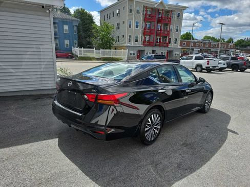 Used 2023 Nissan Altima 2.5 SV FWD image 6