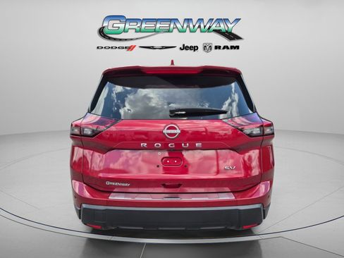 Used 2024 Nissan Rogue SV w/ SV Premium Package FWD image 2