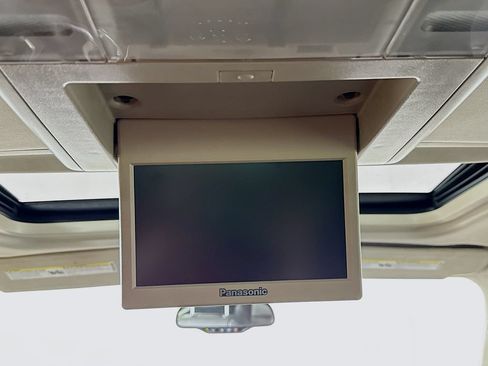 Used 2013 GMC Yukon Denali RWD image 30
