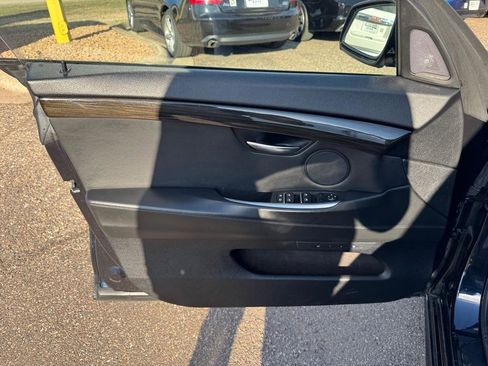 Used 2017 BMW 550i Gran Turismo xDrive image 16