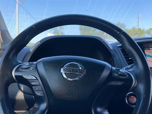 Used 2017 Nissan Pathfinder Platinum w/ Family Entertainment Package image 64