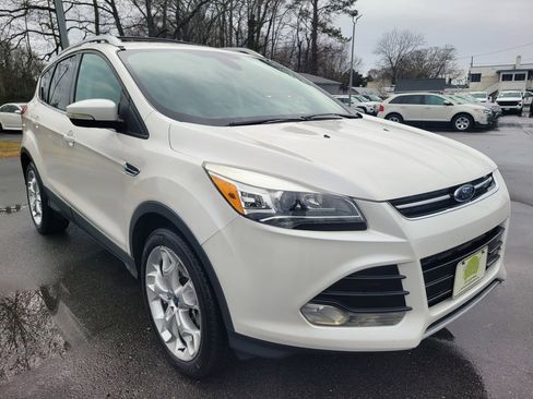 Used 2013 Ford Escape Titanium w/ Class II Trailer Tow Pkg image 3