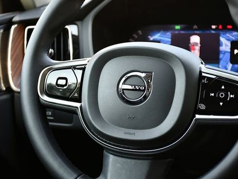 Used 2024 Volvo XC60 B5 Plus w/ Climate Package AWD/4WD image 19
