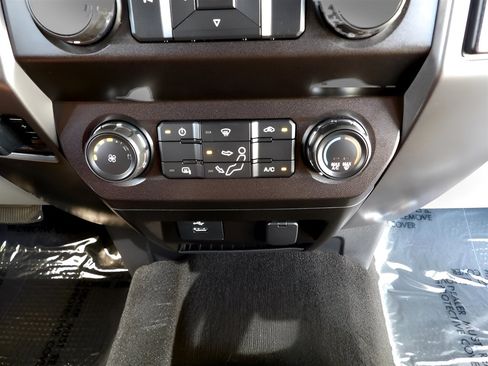 Used 2019 Ford F250 XLT image 25