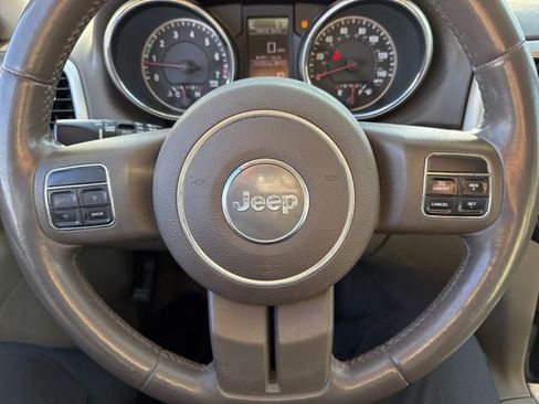 Used 2013 Jeep Grand Cherokee Laredo w/ Laredo E Group image 15