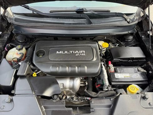 Used 2015 Jeep Cherokee Latitude w/ Cold Weather Group FWD image 13