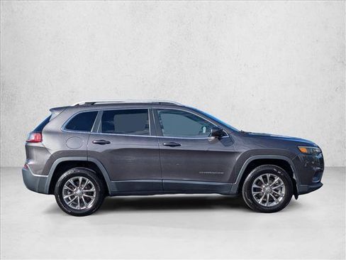 Used 2019 Jeep Cherokee Latitude Plus w/ Comfort/Convenience Group image 4
