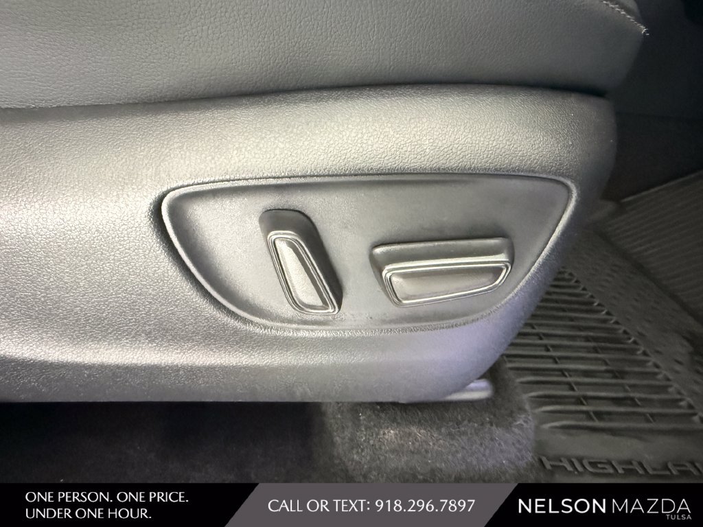 Used 2024 Toyota Highlander XSE FWD image 51