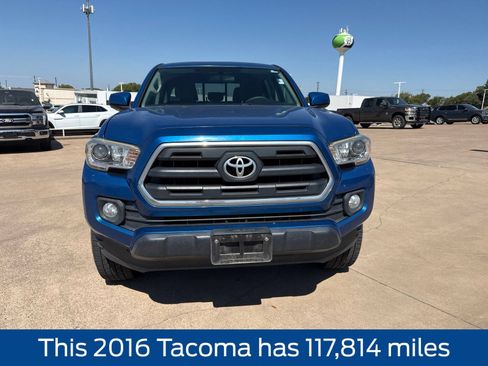 Used 2016 Toyota Tacoma SR5 w/ Towing Package RWD image 2