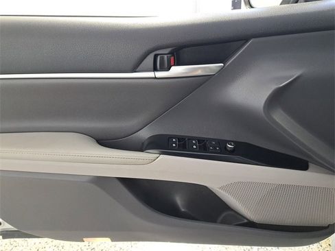 Used 2019 Toyota Camry XLE image 20