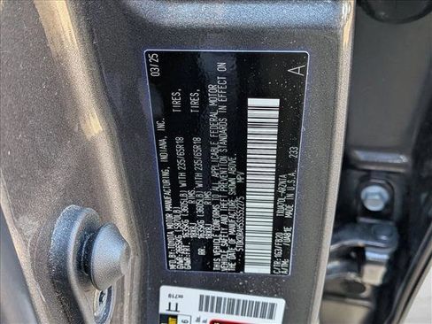 Used 2025 Toyota Highlander LE image 26