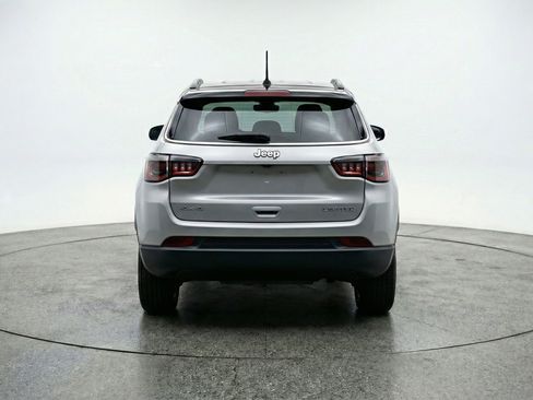 Used 2025 Jeep Compass Limited image 7