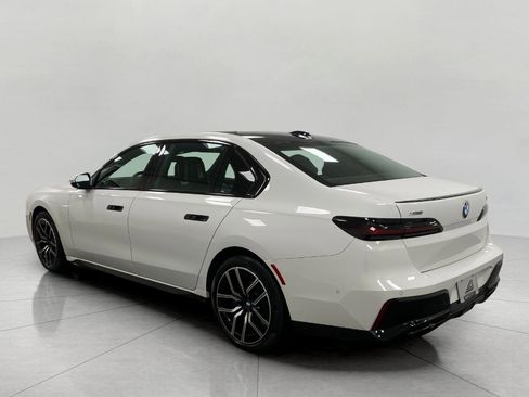 Certified 2025 BMW 760i xDrive w/ Executive Package image 7