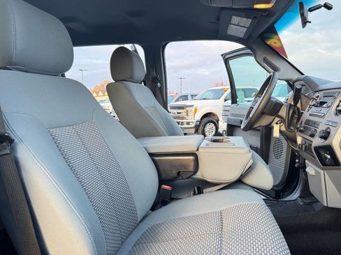 Used 2016 Ford F350 XLT w/ XTR Package image 32