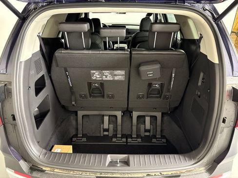 New 2026 Kia Carnival EX FWD image 22