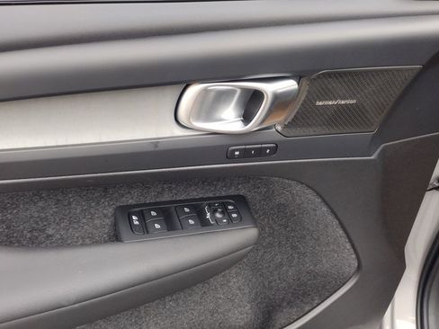 New 2025 Volvo XC40 B5 Ultra w/ Climate Package image 11