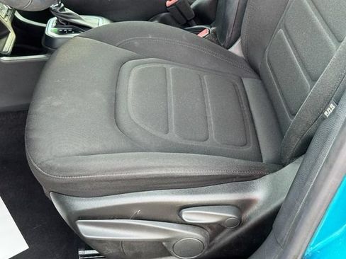Used 2019 Jeep Renegade Latitude FWD image 21