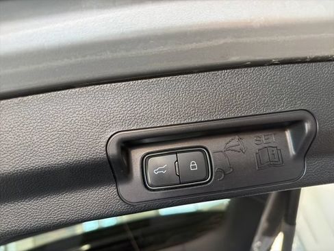 Certified 2023 Ford Explorer XLT w/ Equipment Group 202A AWD/4WD image 9