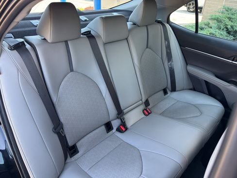 Used 2022 Toyota Camry XSE FWD image 33