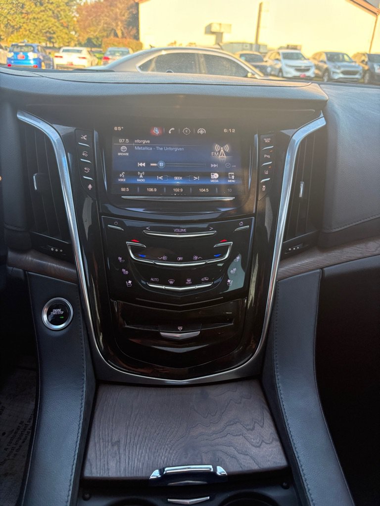 Used 2015 Cadillac Escalade ESV Premium AWD/4WD image 17