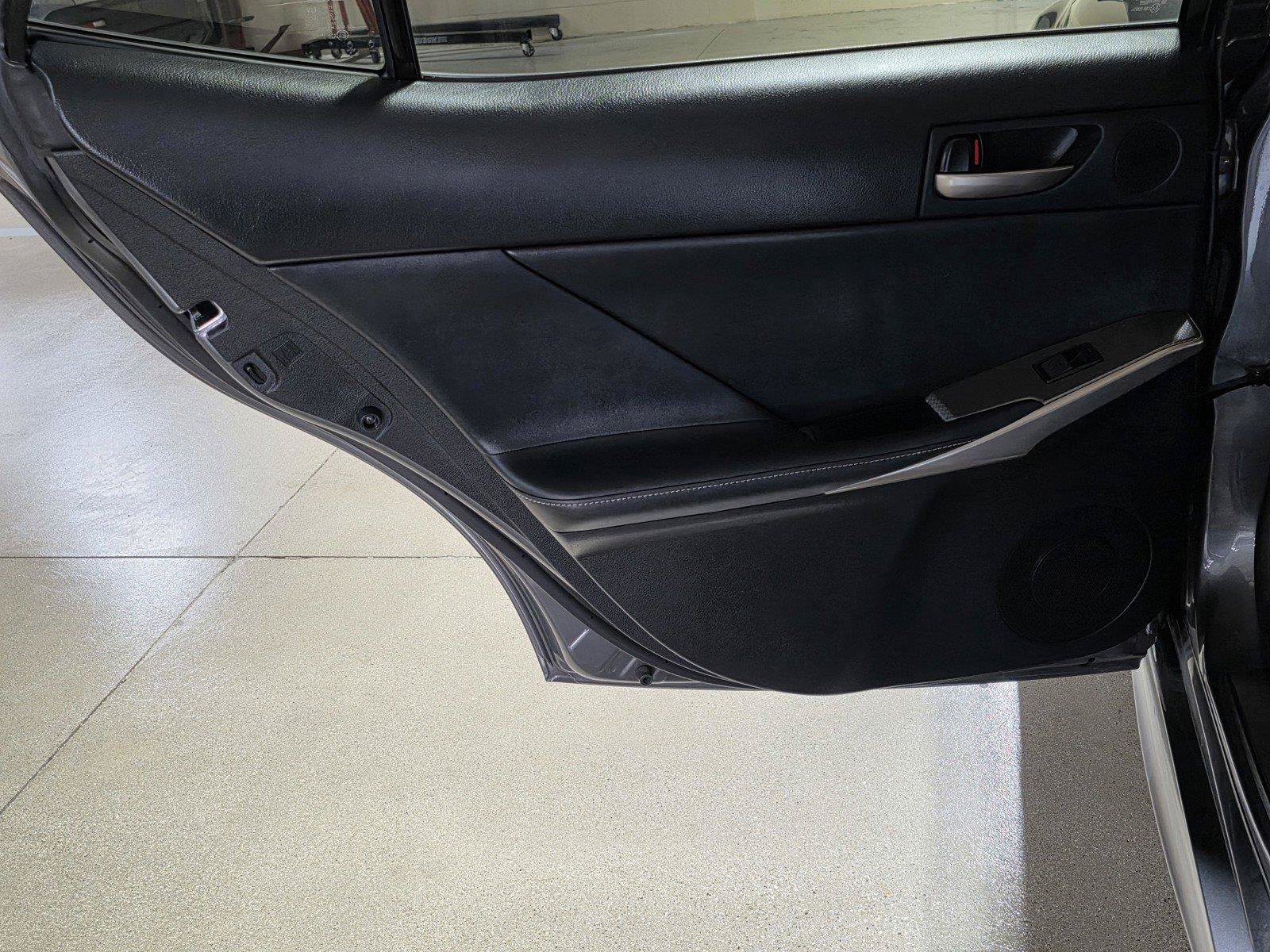Used 2017 Lexus IS 350 F Sport w/ F Sport Package RWD image 13