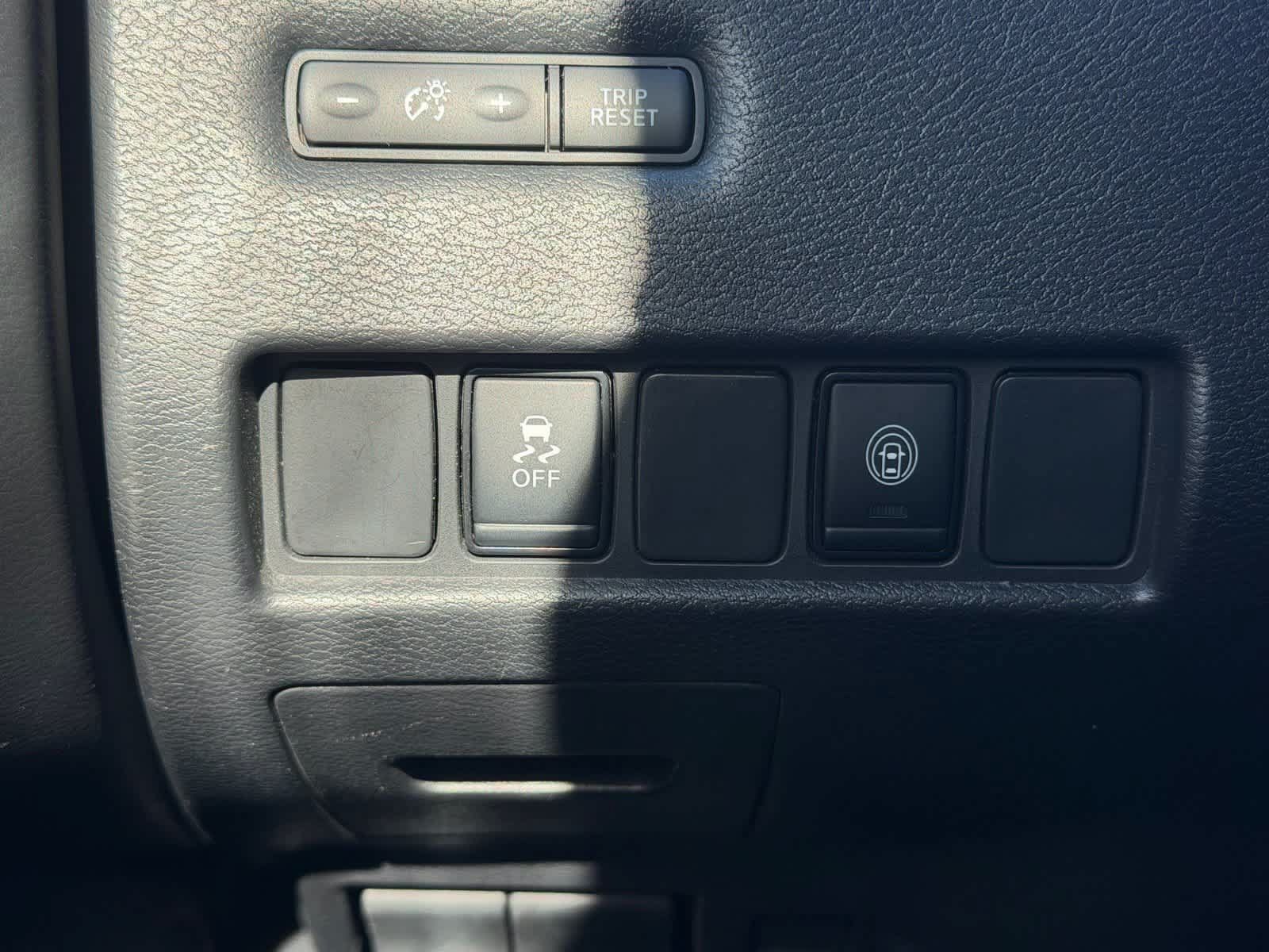 Used 2023 Nissan Murano SV FWD image 23