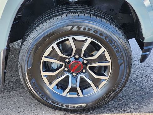 Used 2022 Toyota Tacoma TRD Sport w/ Technology Package image 9