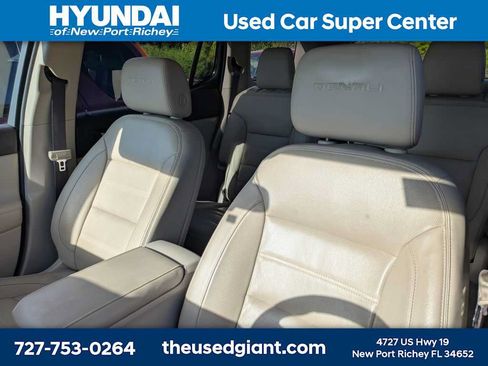 Used 2018 GMC Acadia Denali w/ Technology Package FWD image 3