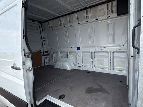 Used 2017 Mercedes-Benz Sprinter 2500 image 10