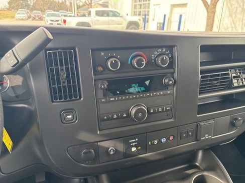 Used 2025 Chevrolet Express 3500 LT w/ LT Preferred Equipment Group image 17