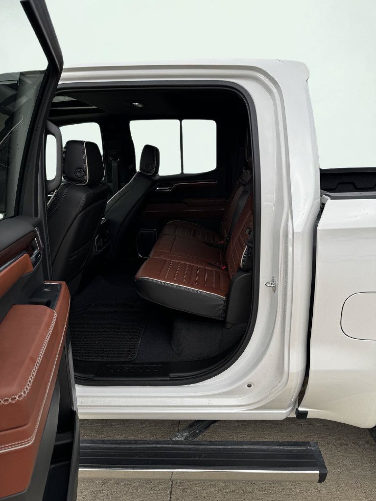 Used 2023 GMC Sierra 1500 Denali Ultimate AWD/4WD image 19