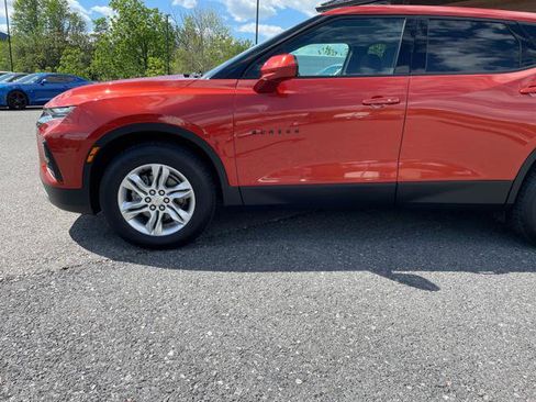 Used 2021 Chevrolet Blazer LT AWD/4WD image 2
