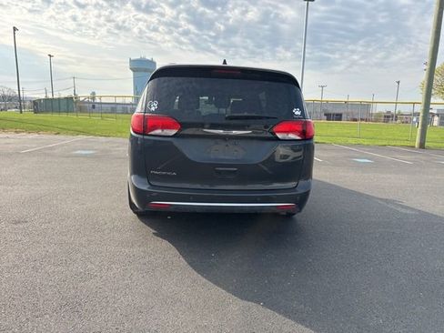 Used 2019 Chrysler Pacifica Touring Plus w/ Cold Weather Group image 5