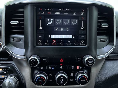 Used 2019 RAM 1500 Laramie AWD/4WD image 24