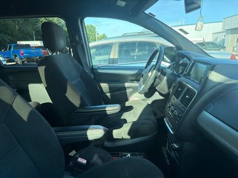 Used 2015 Dodge Grand Caravan SE w/ Quick Order Package 29E SE FWD image 6