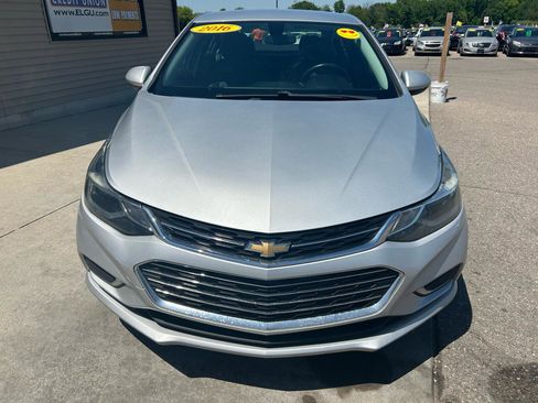 Used 2016 Chevrolet Cruze Premier FWD image 2