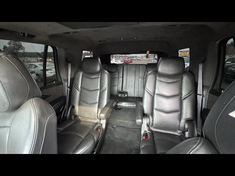 Used 2017 Cadillac Escalade Platinum AWD/4WD image 28
