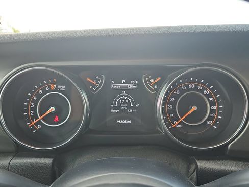 Used 2020 Jeep Gladiator Sport w/ Quick Order Package 24S AWD/4WD image 18