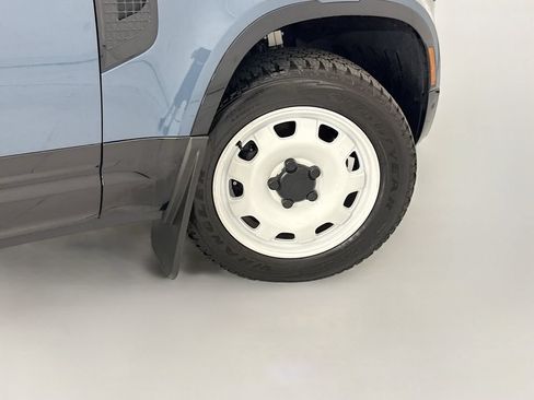 Used 2025 Land Rover Defender 110 S AWD/4WD image 31