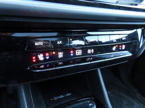 Used 2023 Chevrolet Bolt EUV Premier w/ Sun & Sound Package image 27