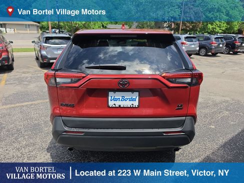 Used 2024 Toyota RAV4 LE AWD/4WD image 6