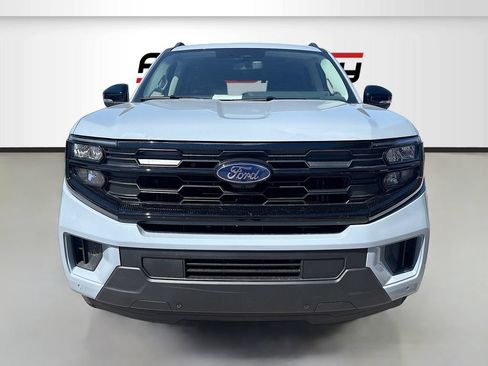 Used 2025 Ford Expedition Max Active AWD/4WD image 2