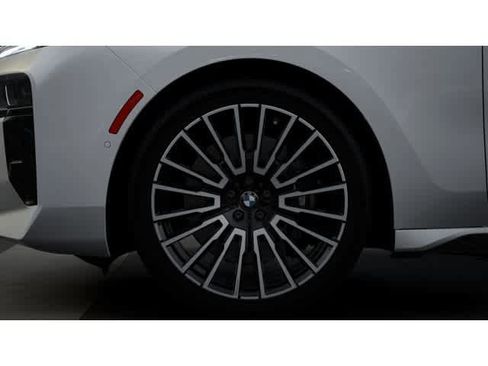 New 2026 BMW 740i w/ Executive Package image 7