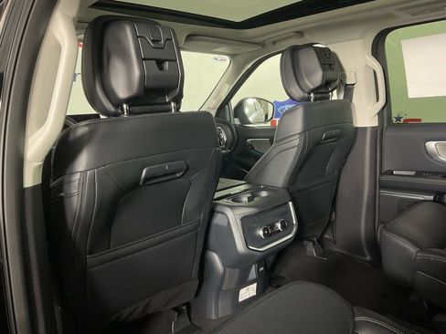 New 2026 Ford Expedition Platinum image 15